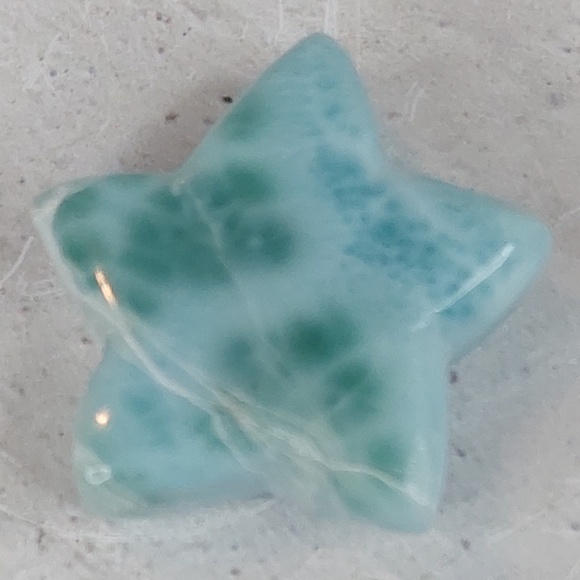 Mini Larimar Star Carving | Peace, Harmony & Divine Connection - Picture 3 of 3
